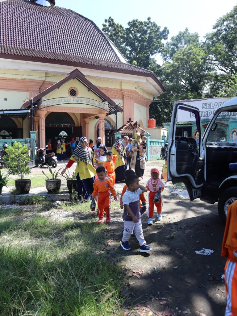 Kunjungan dari TPA Al Furqon Rembang